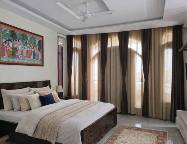 room_2_day_side_view