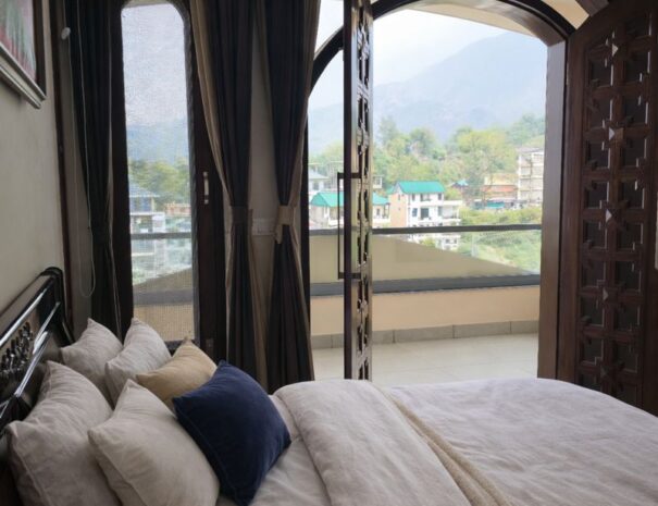 room_2_side_view_balcony